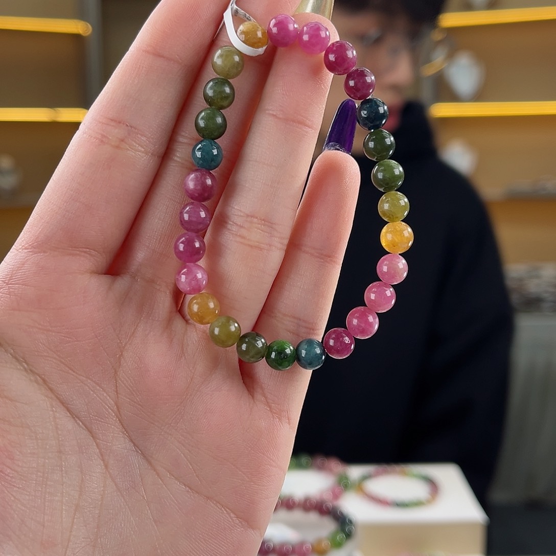 碧玺碧玺6mm（多样性发一件未镶嵌
