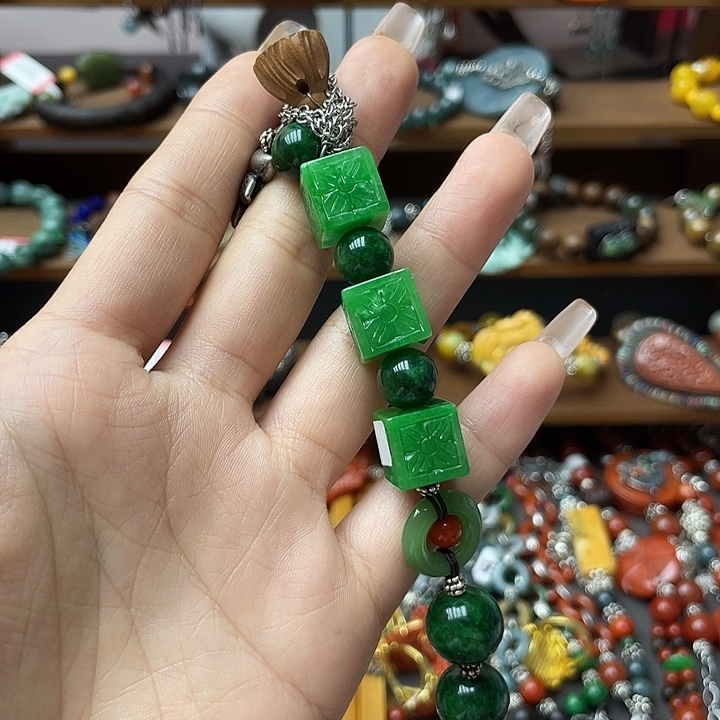 好***修翡翠未镶嵌戒指2225g