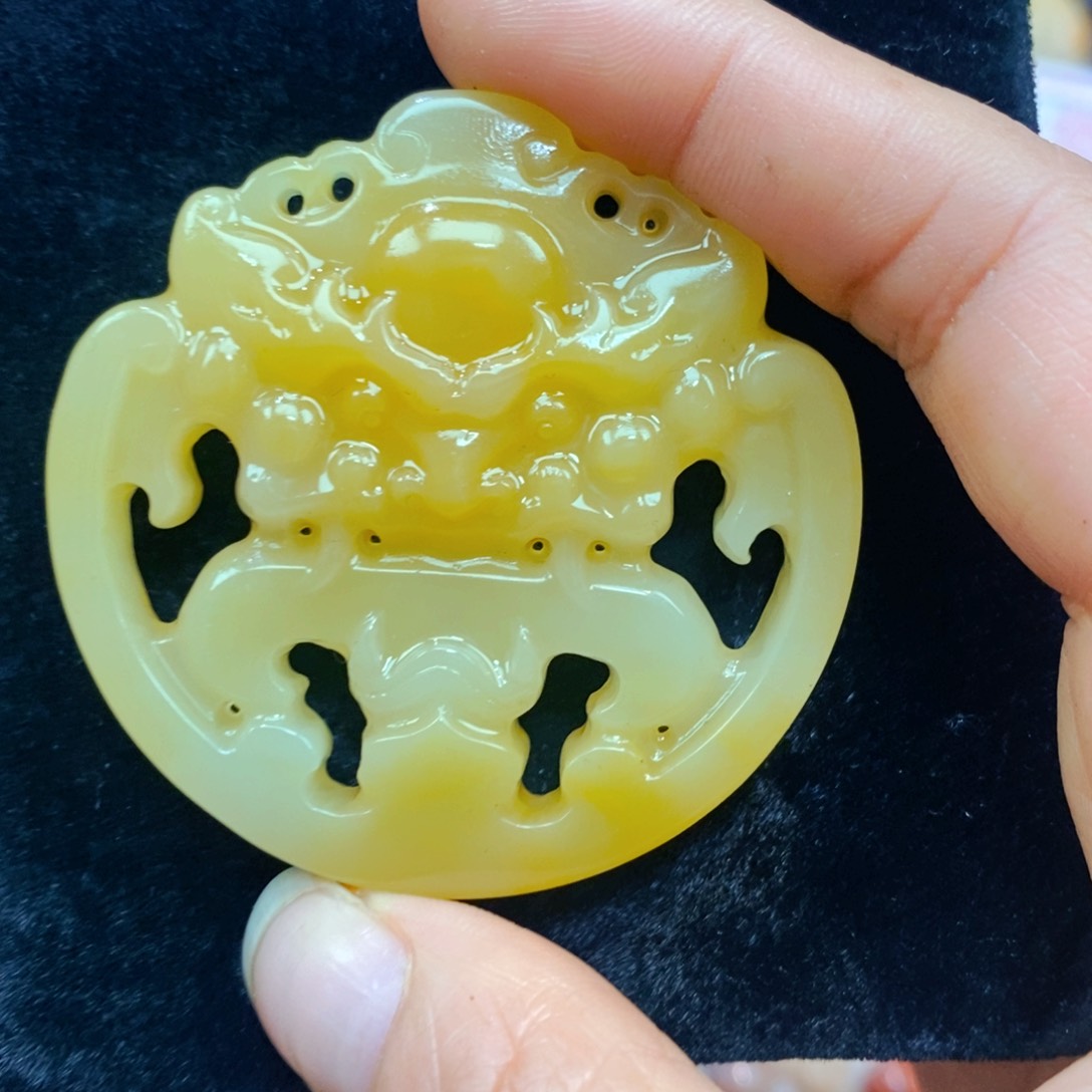 未镶嵌石英质玉（黄龙玉）吊坠(不含链)