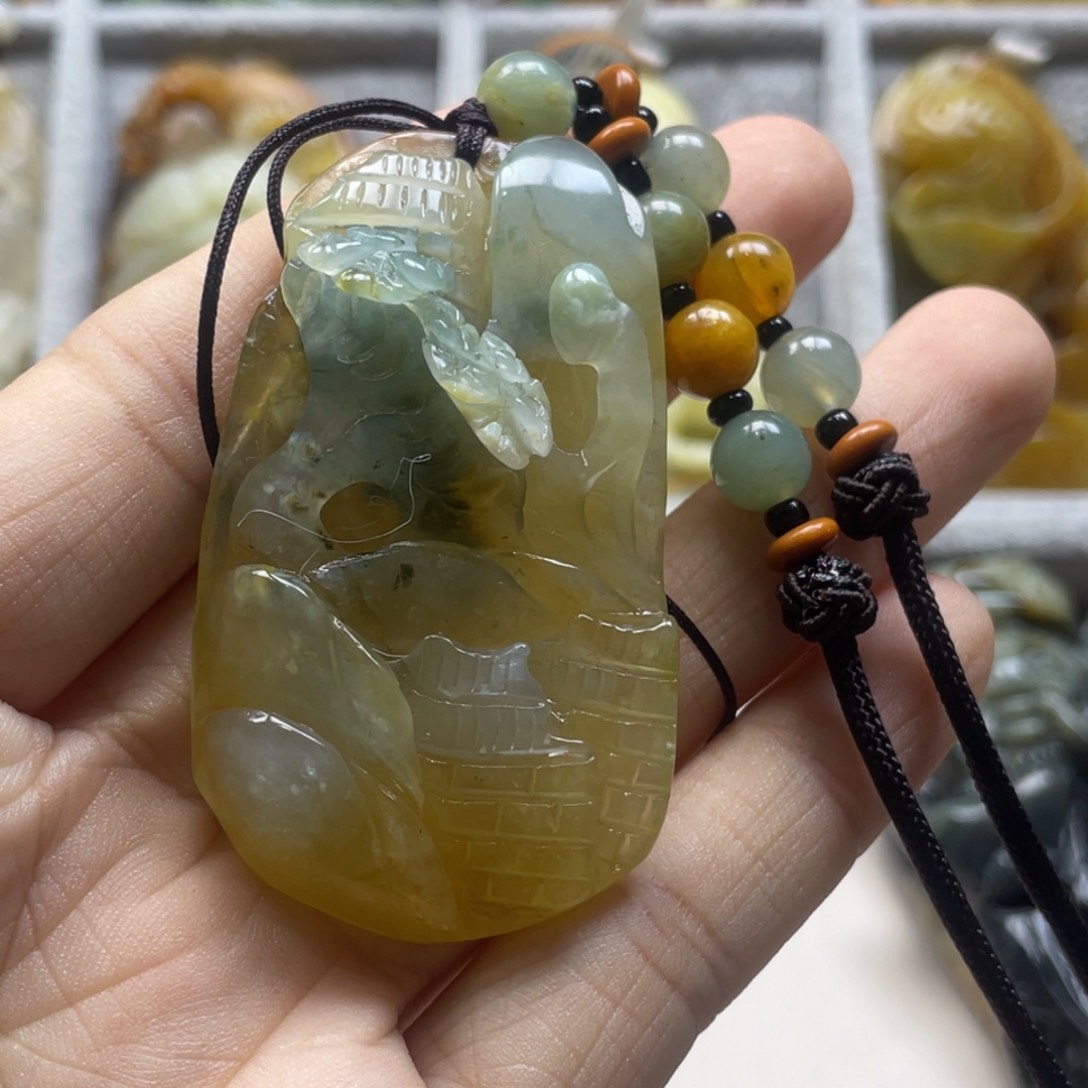 蛇纹石玉颈饰未镶嵌