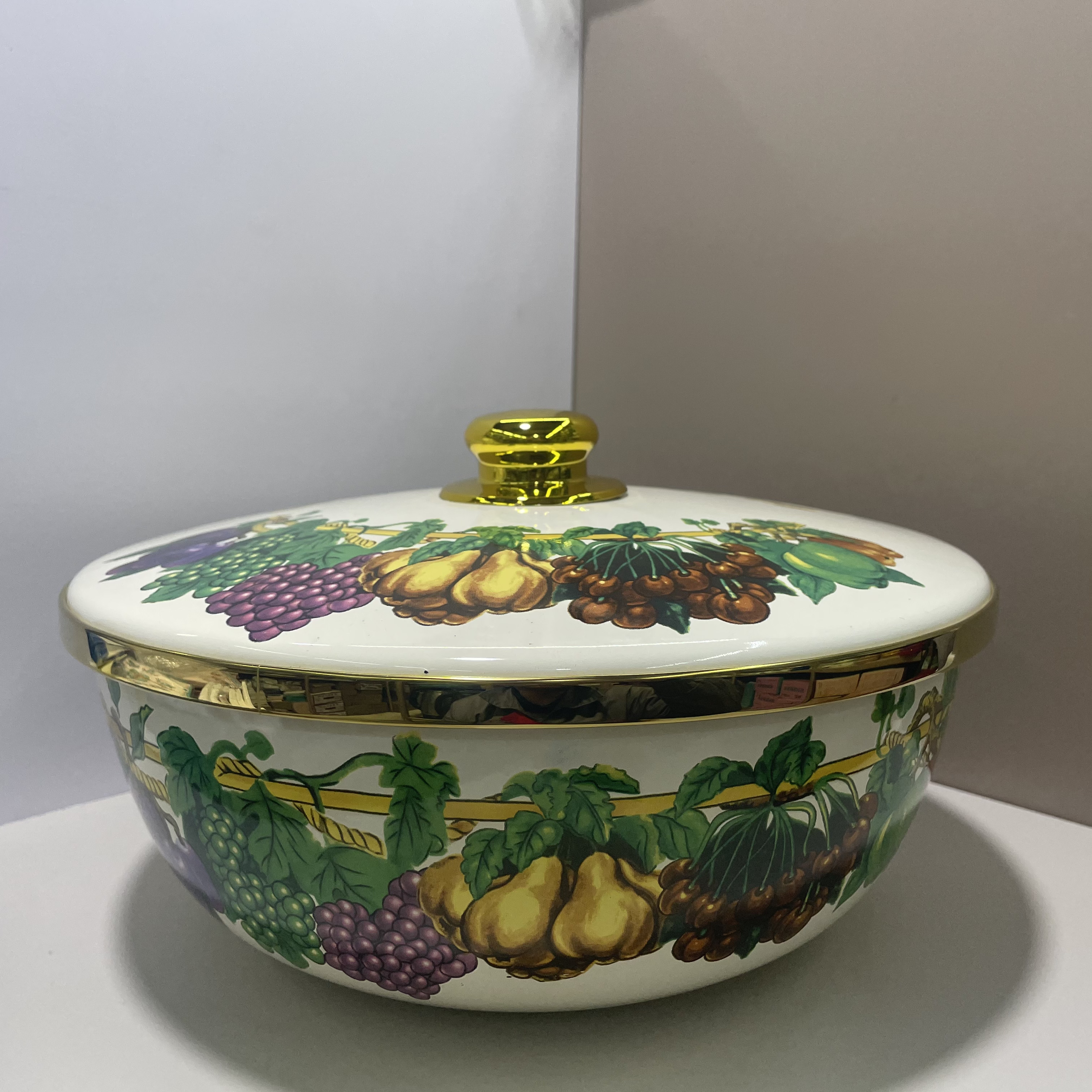 搪瓷带盖和面盆耐高温家用汤盆金边设计电磁炉通用