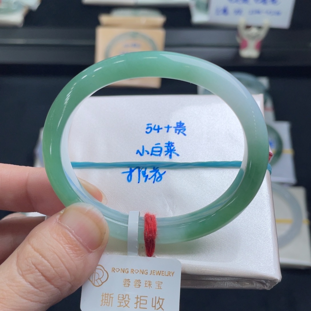 翡翠手镯未镶嵌啊*.翡翠手镯