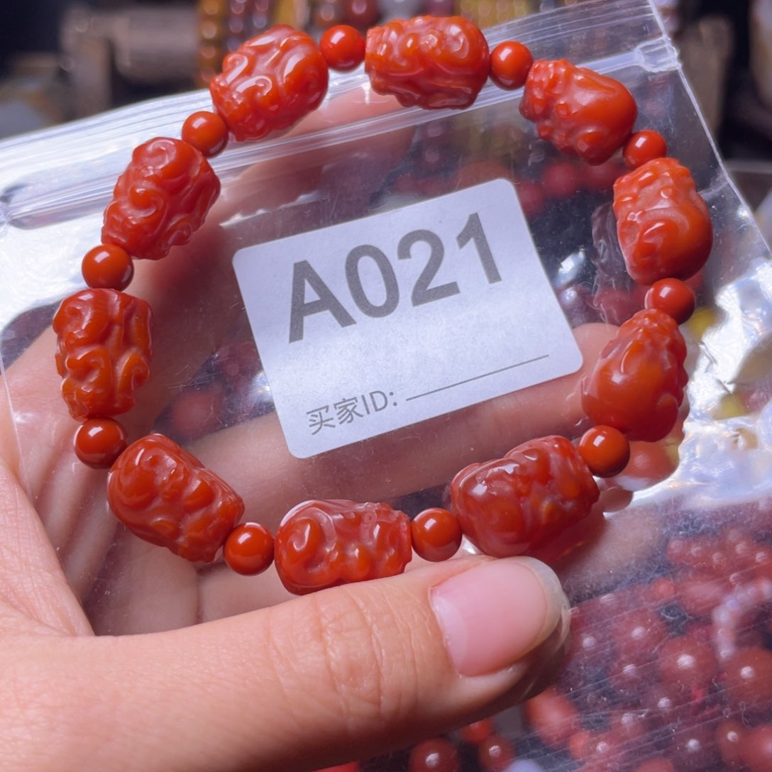 南红玛瑙合金颈饰三****@