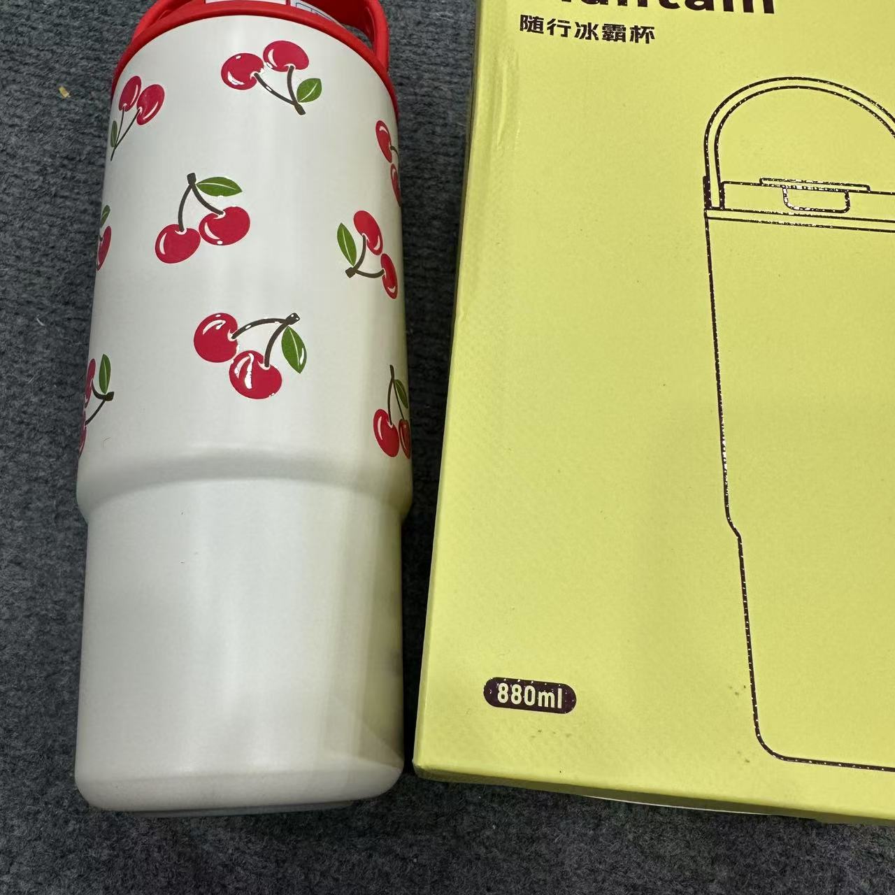 樱桃红 880ml  随行冰霸杯  盒子破损