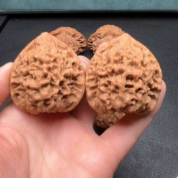 文玩核桃吊坠大官帽46尺