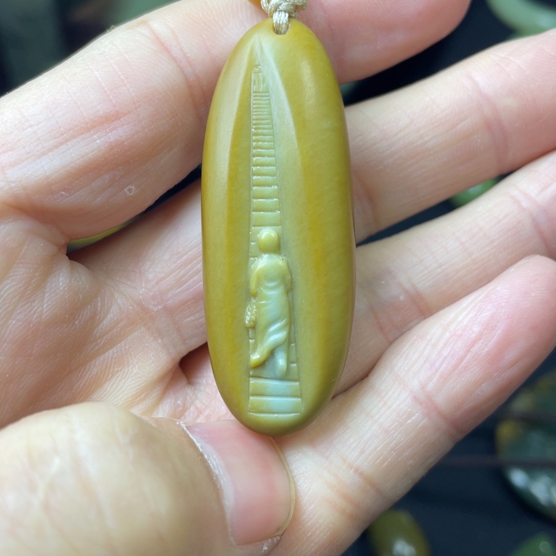 岫岩河磨玉（透闪石质玉）未镶嵌车挂