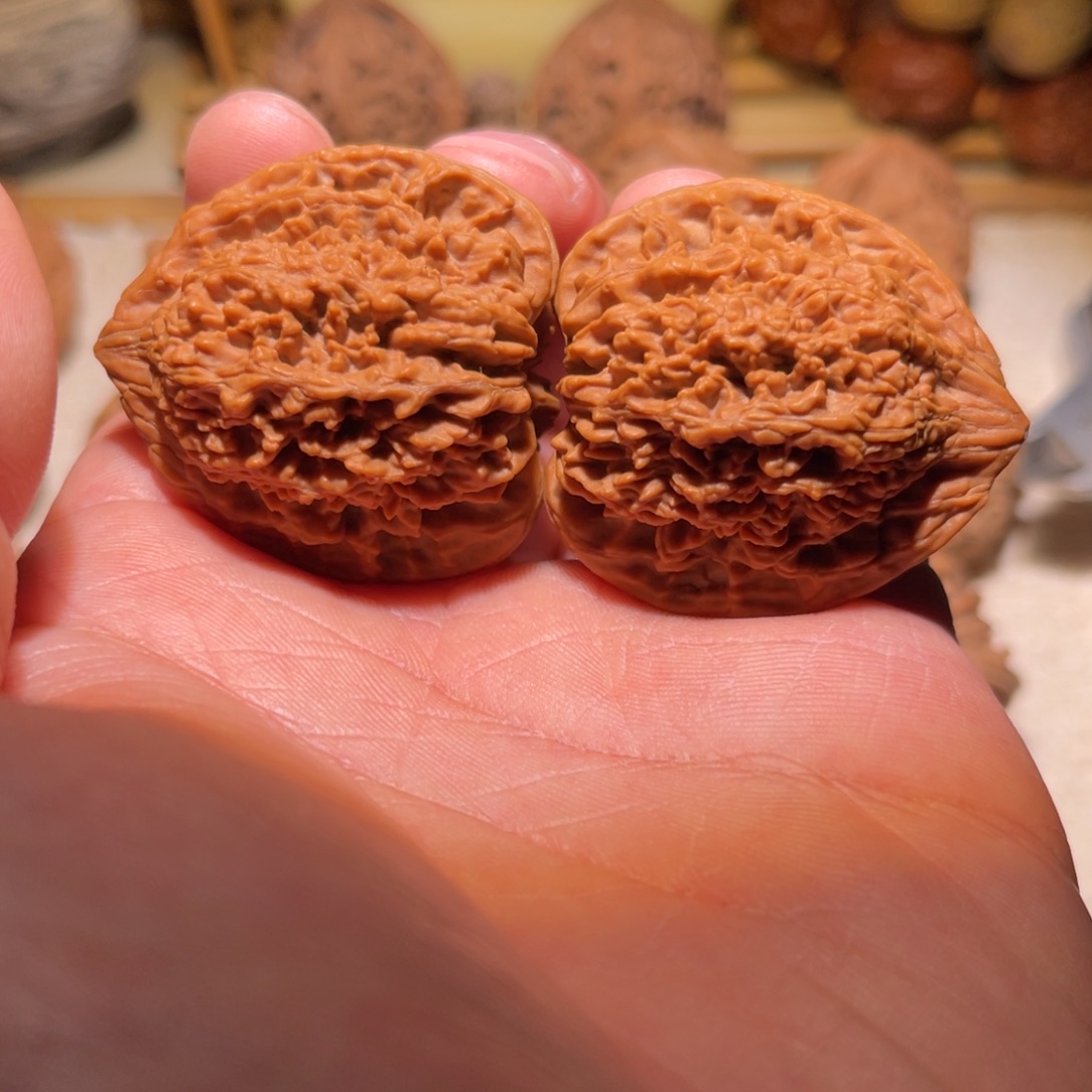 R***h文玩核桃把件满天星