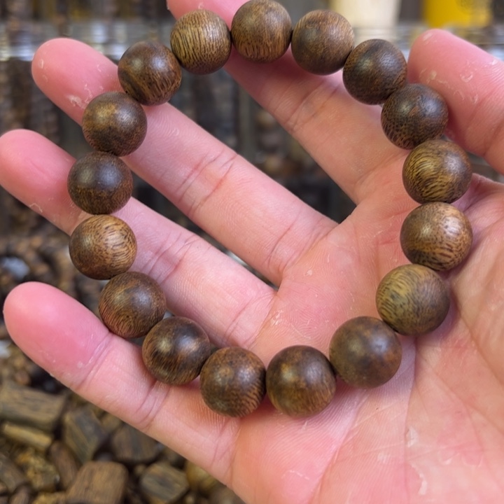 沉香手串未***码乌身圆叶手串14+