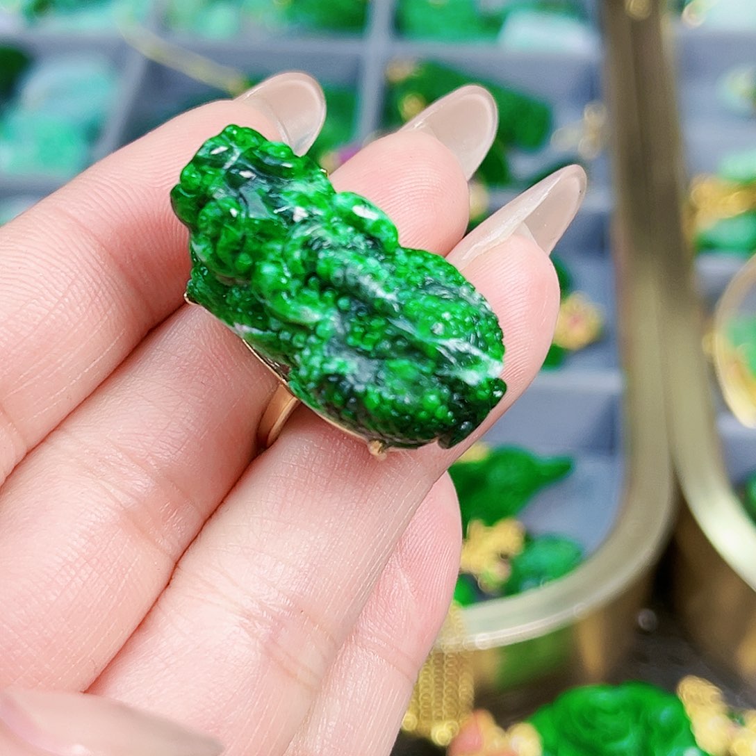 翡翠颈饰银S925镶嵌戒指