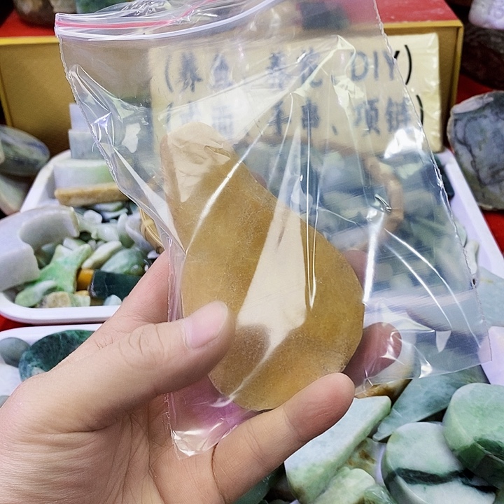 翡翠配石惊**浪翡翠边角料