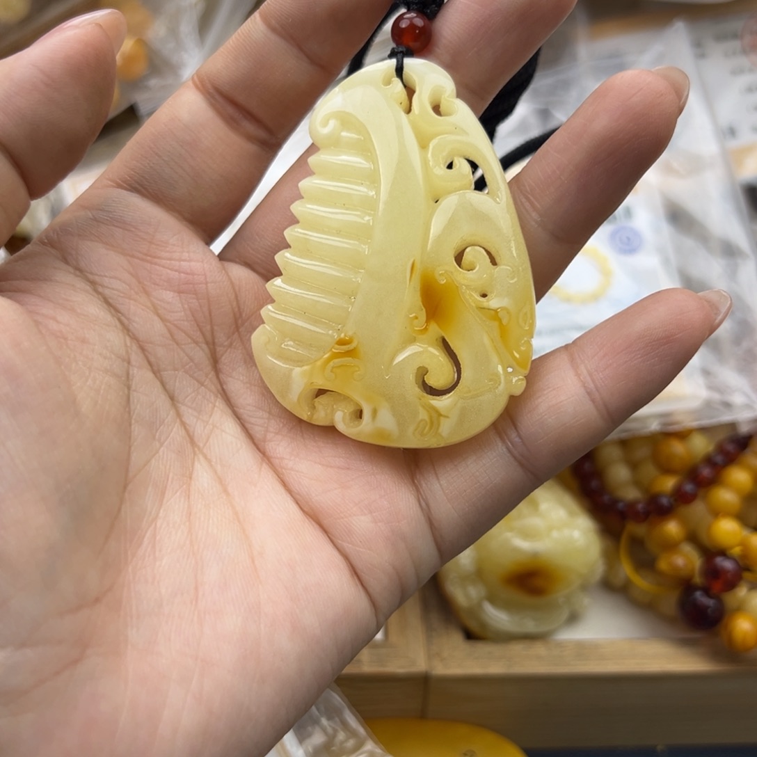 琥珀珠宝奇石未镶嵌