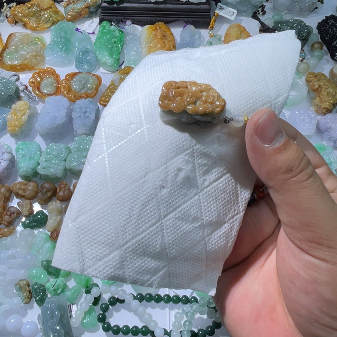 翡翠颈饰未镶嵌天然