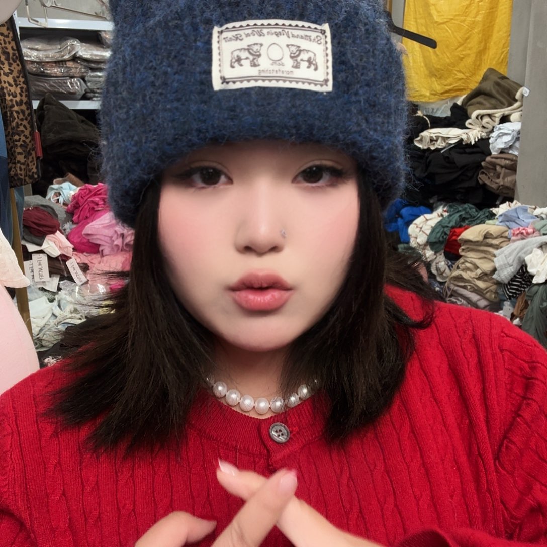 蓝色羊毛猫耳朵帽子