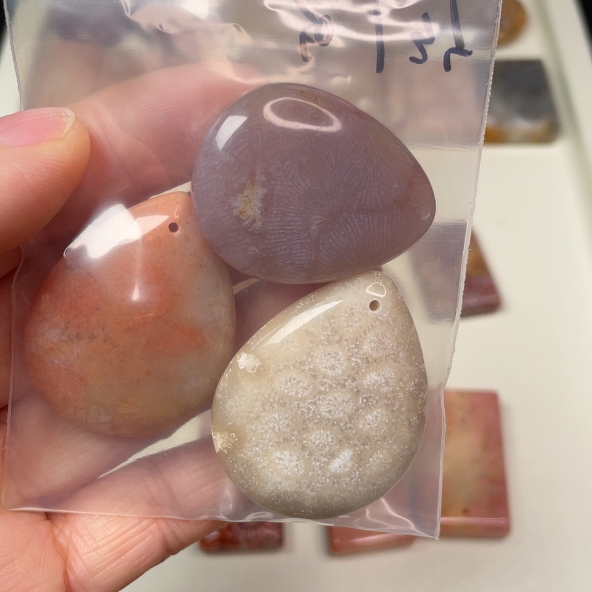 【闪购商品】未镶嵌吊坠(赠链)硅化玉吉*