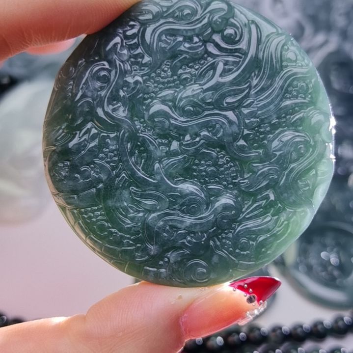 翡翠颈饰未镶嵌天然的A货翡翠多样性发货