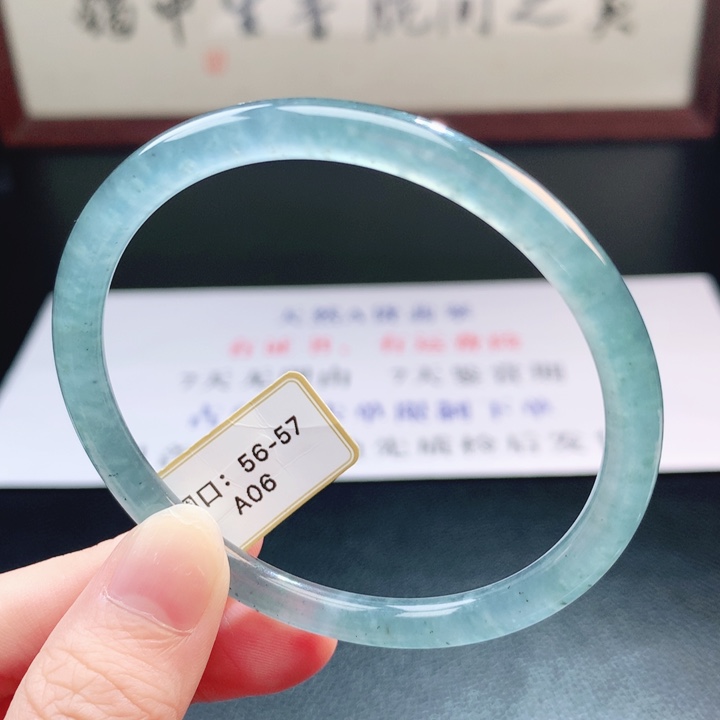 翡翠未镶嵌手镯翡翠手镯18