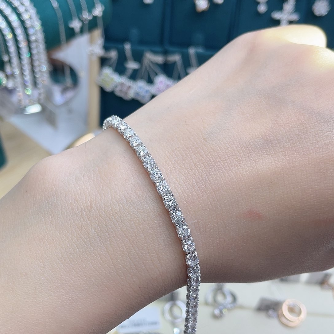 实验室培育钻石18K金镶嵌牛头满钻手链单颗10分