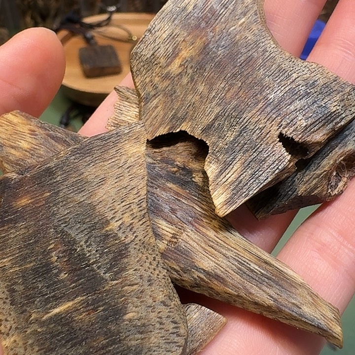 沉香沉香碎屑海南高端陆河树心油醇化老料21克