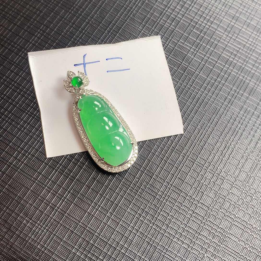 翡翠颈饰18K金镶嵌翡翠