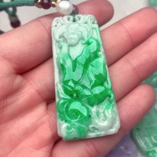 翡翠吊坠(不含链)未镶嵌