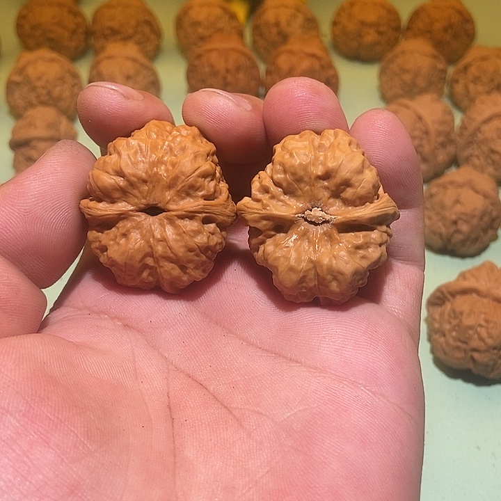 文玩核桃吊坠无*谓蛤蟆头36微微色差