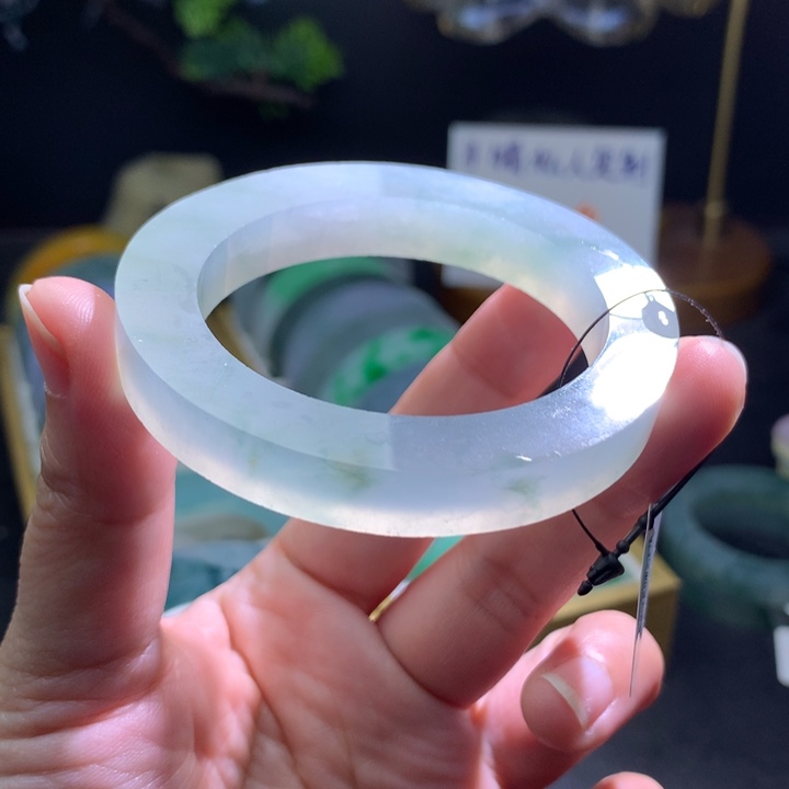 定制翡翠未镶嵌翡翠手镯