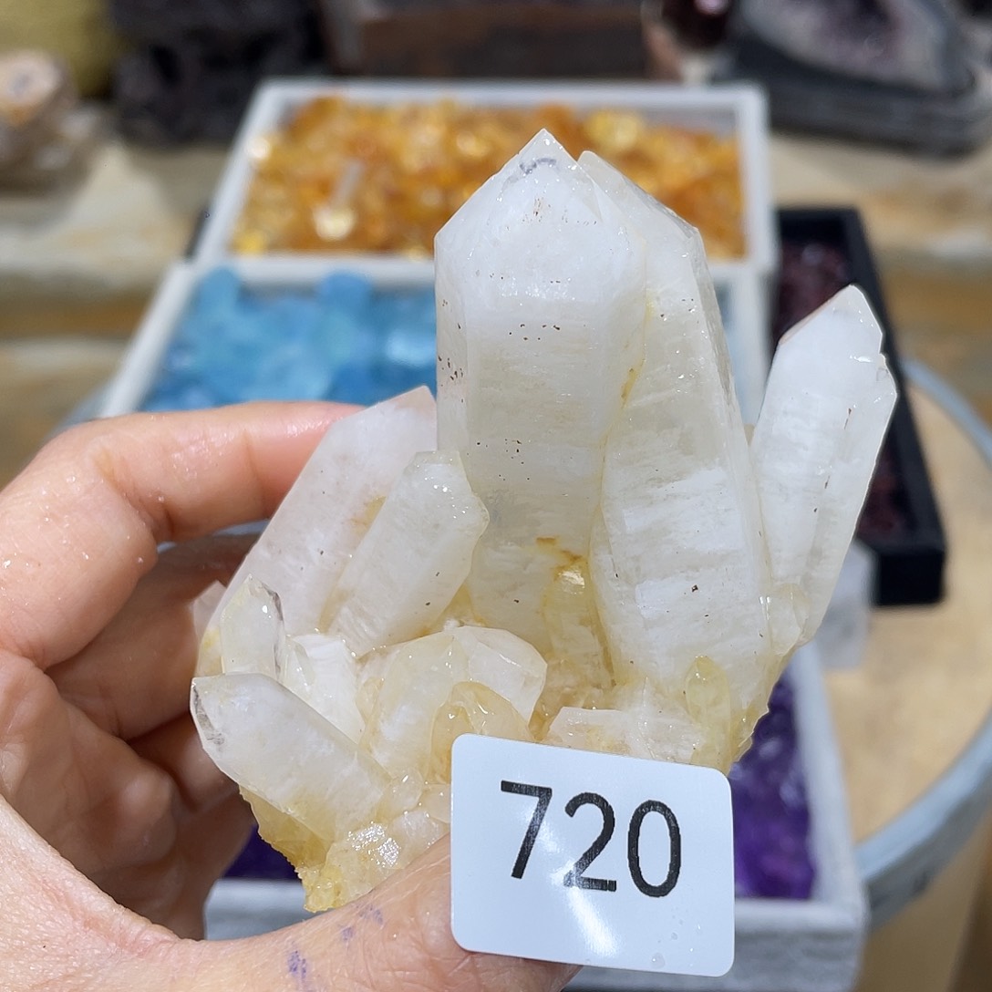 水晶摆件……未镶嵌