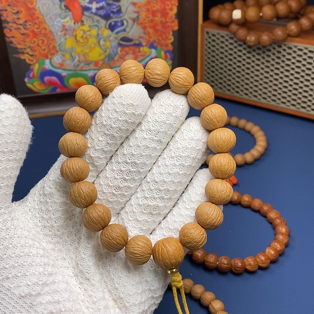 猴头核桃吊坠凤羽68