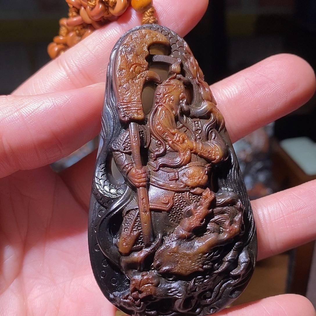 和田玉挂件未镶嵌最****熊