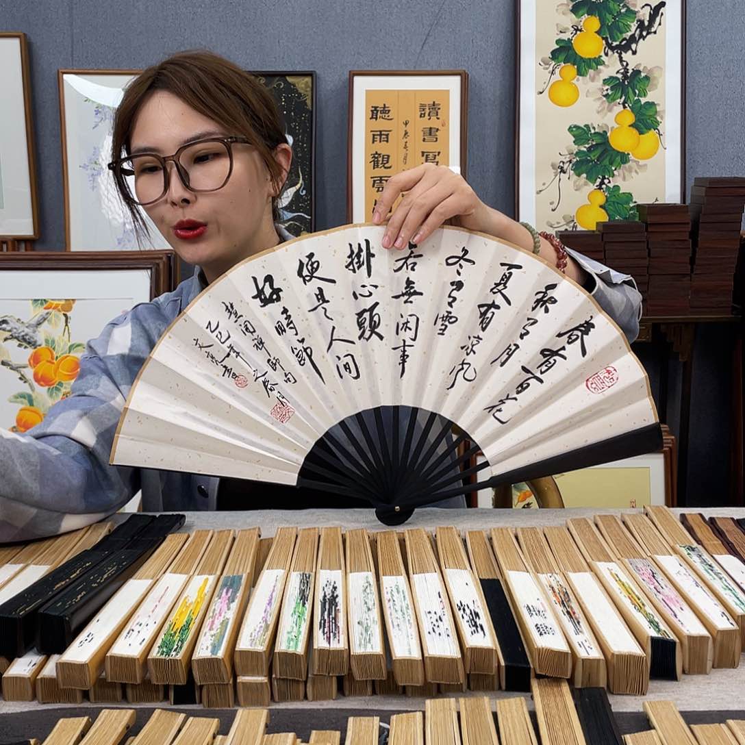 国画福利折扇带中玉扇骨（默认粘好发出）春有百花