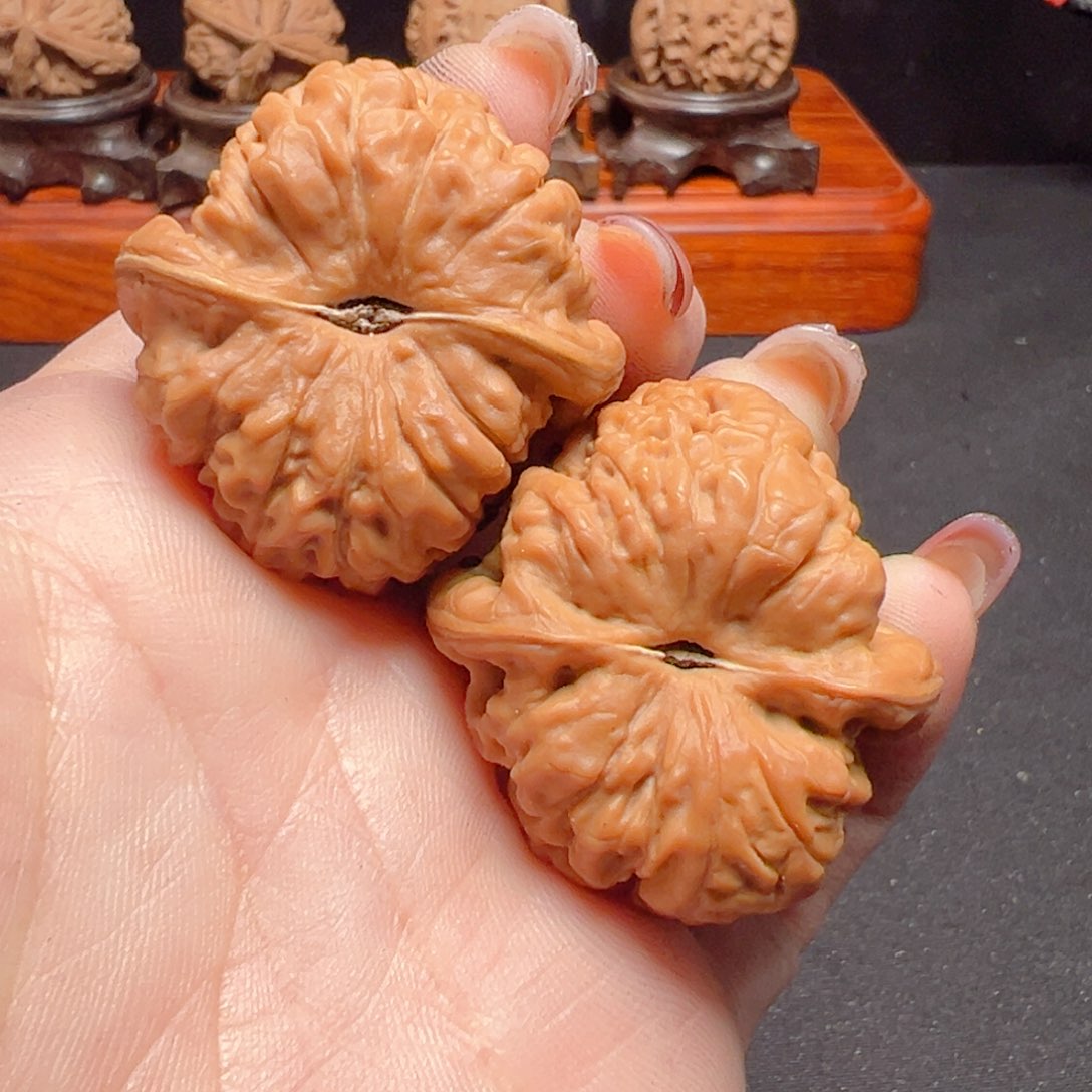 文玩核桃把件奇****奇金字塔手把件