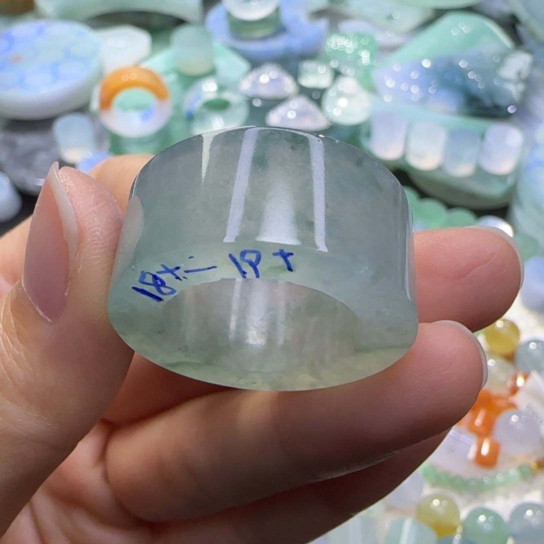 定制翡翠未镶嵌翡翠