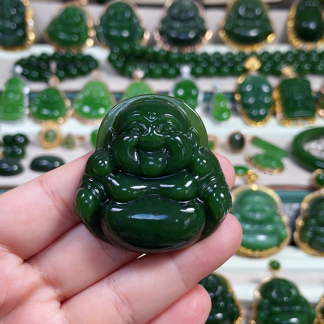和田玉（碧玉）未镶嵌颈饰辣绿佛公48mm