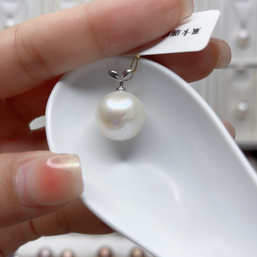 淡水珍珠吊坠(赠链)未镶嵌