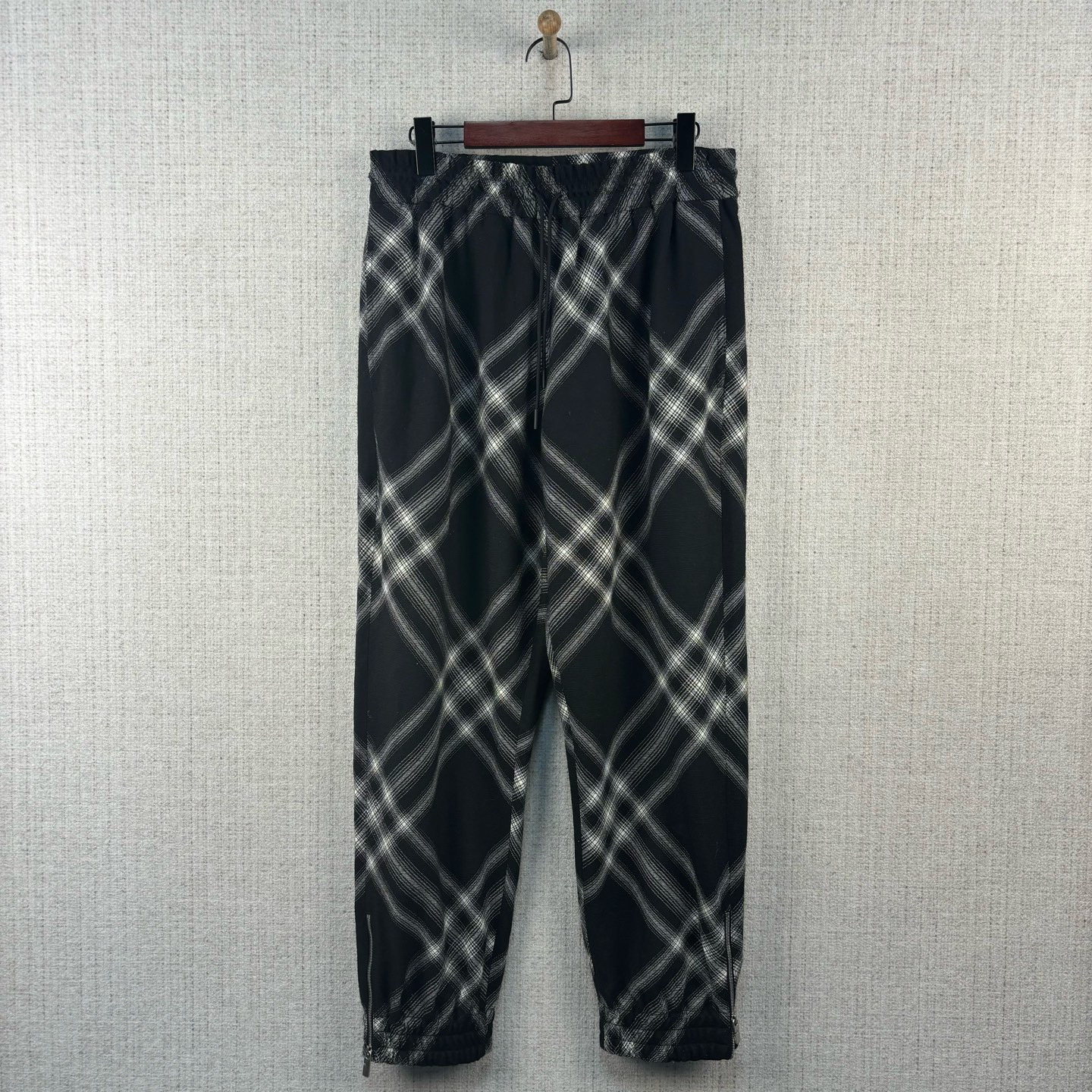 99新 BURBERRY/博柏利 FW23 格纹羊毛针织运动裤/尺码M/编号9735
