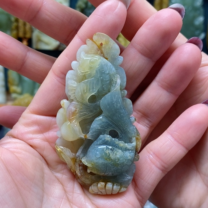 蛇纹石玉挂件未镶嵌