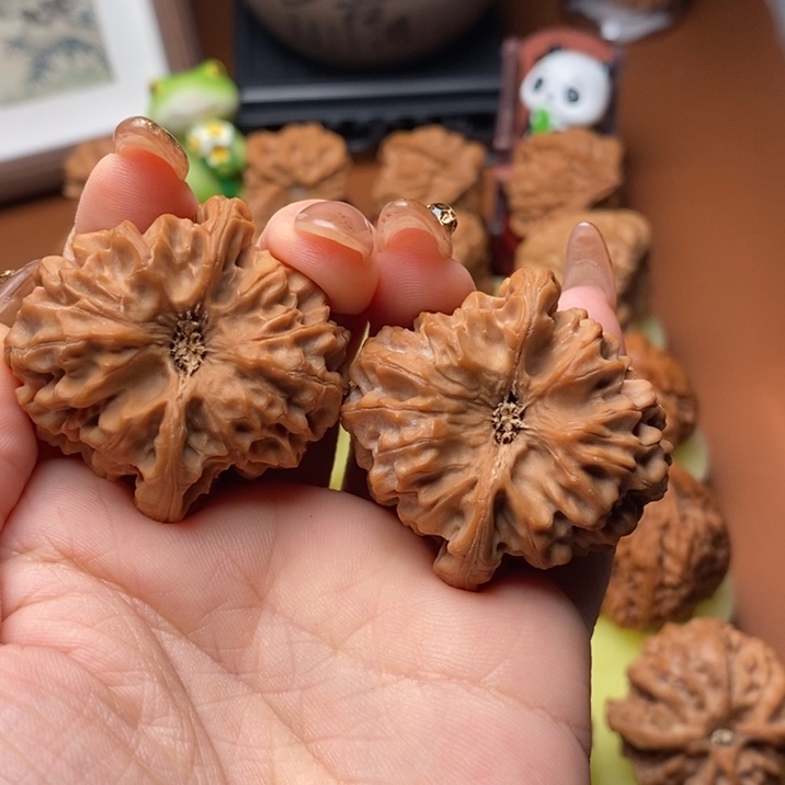 非***草文玩核桃吊坠龙门涧40全品