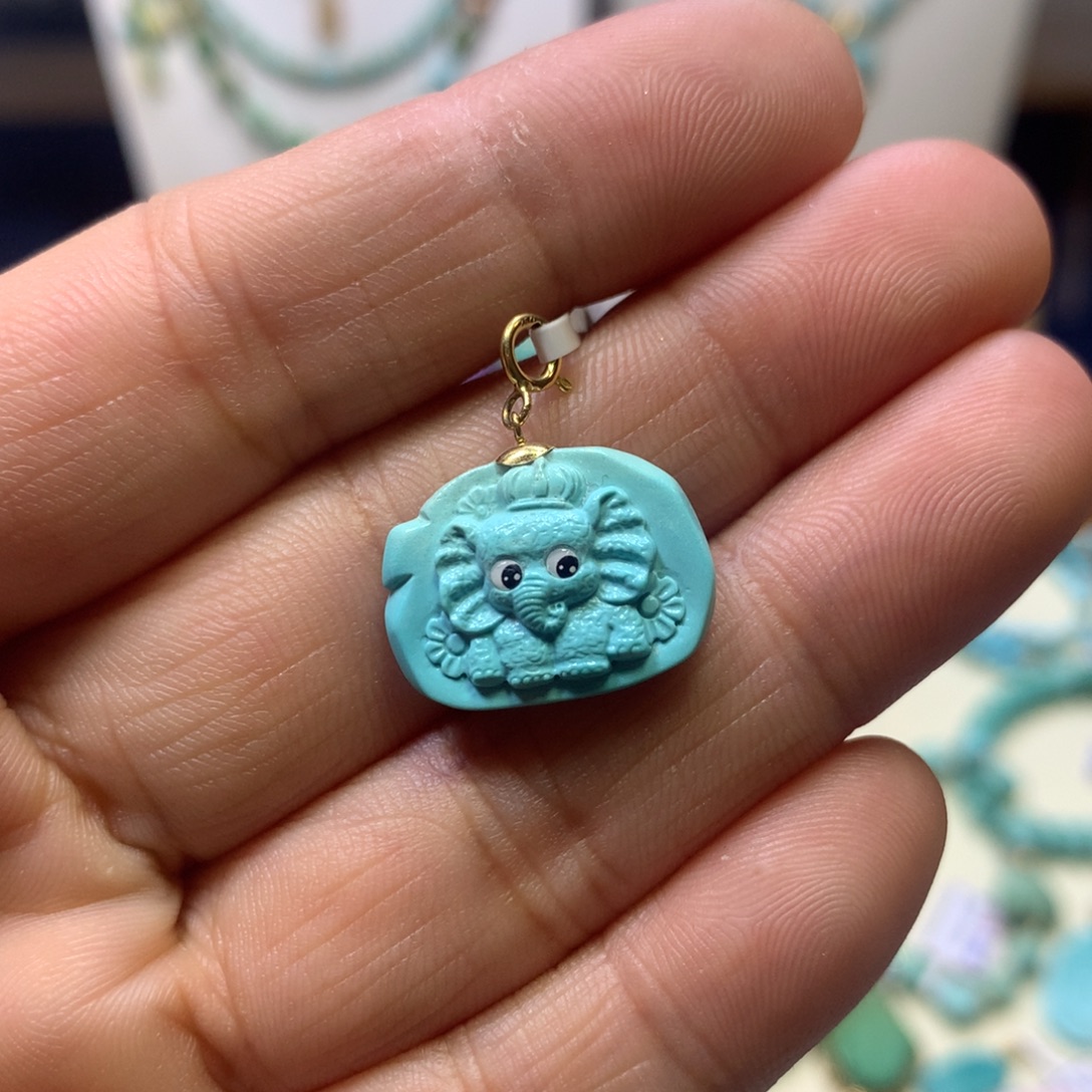 绿松石18K金镶嵌挂件