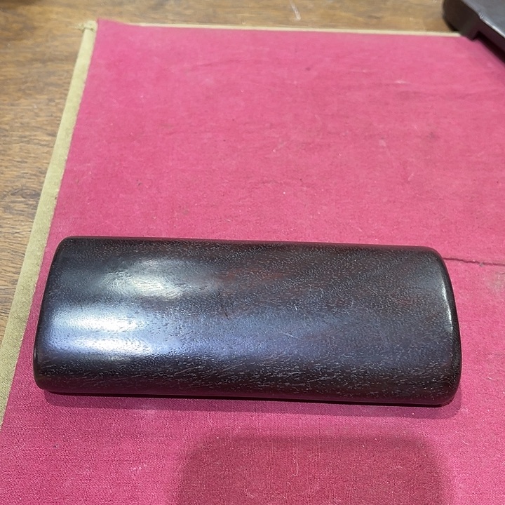 香榧木精品黄花梨和紫檀木器放漏了