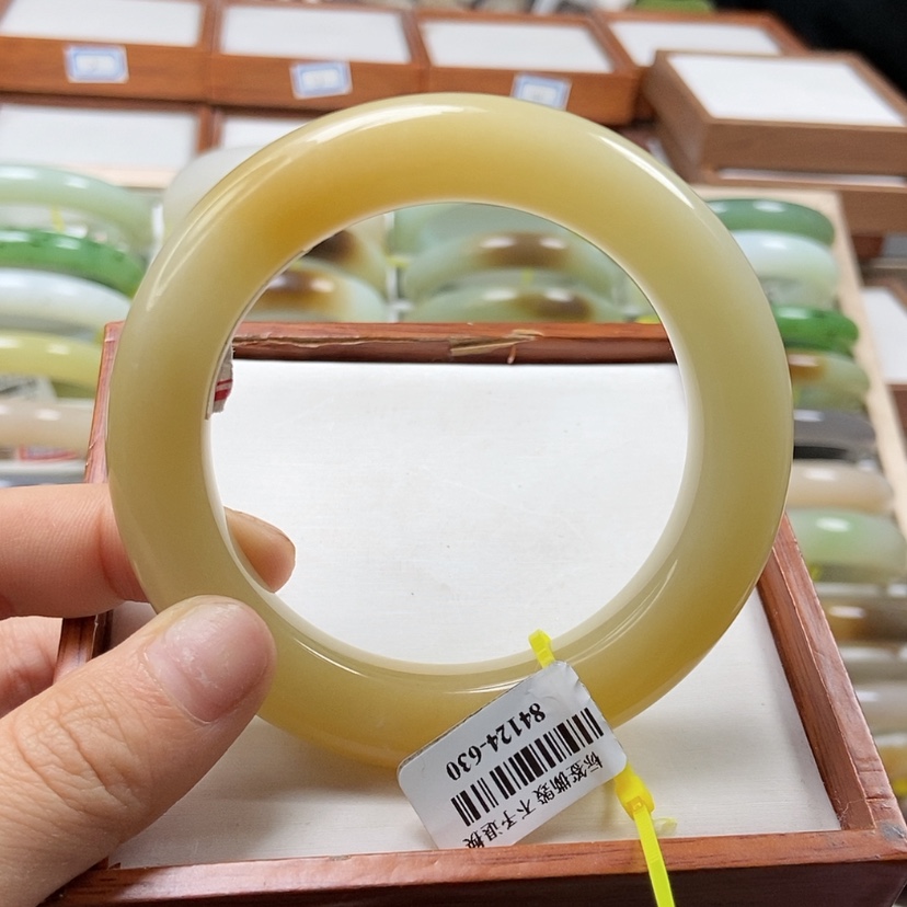 【闪购商品】和田玉手镯未镶嵌5758