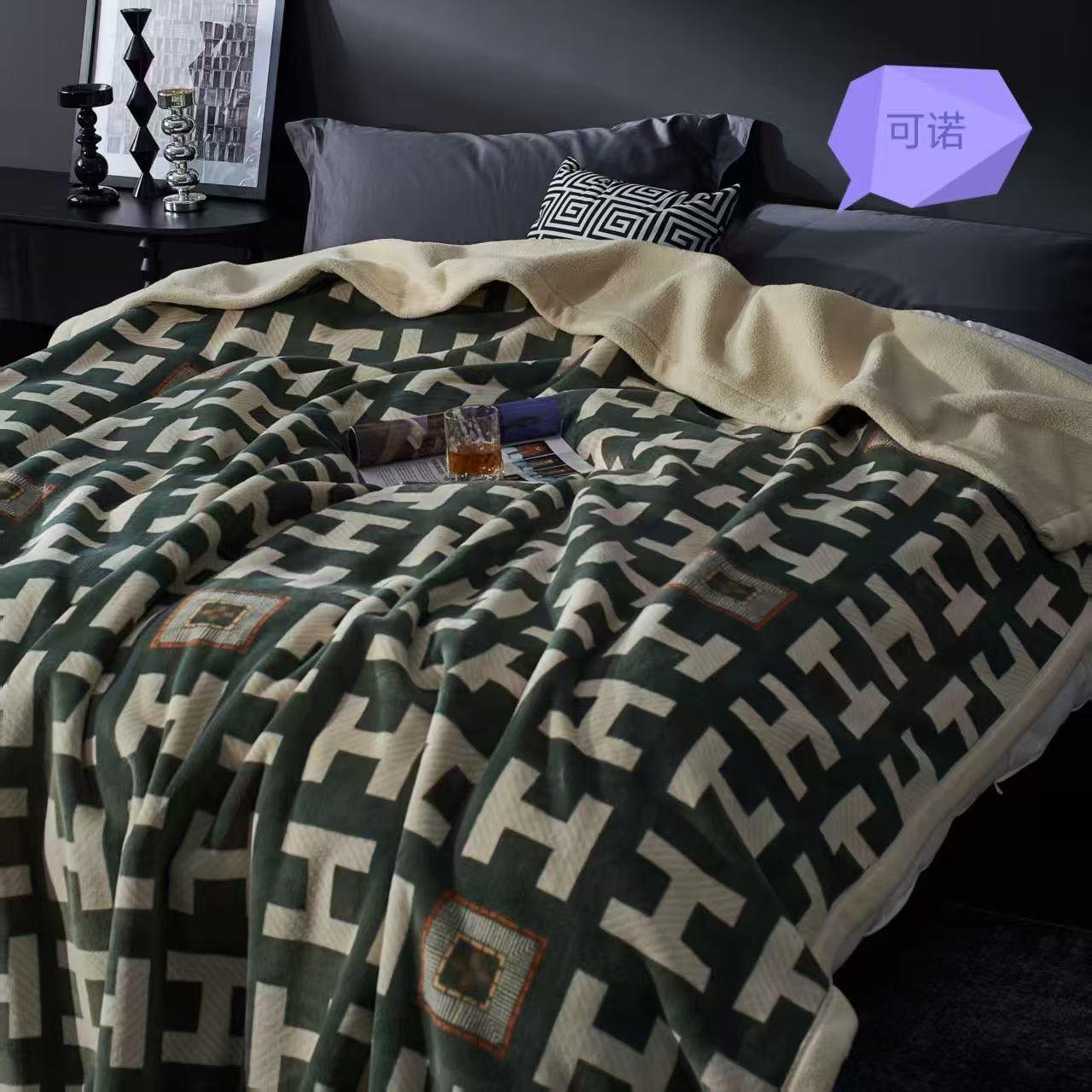 2025新款羊羔绒+毛绒保暖毛毯四季通用学生身体加厚很舒服高档