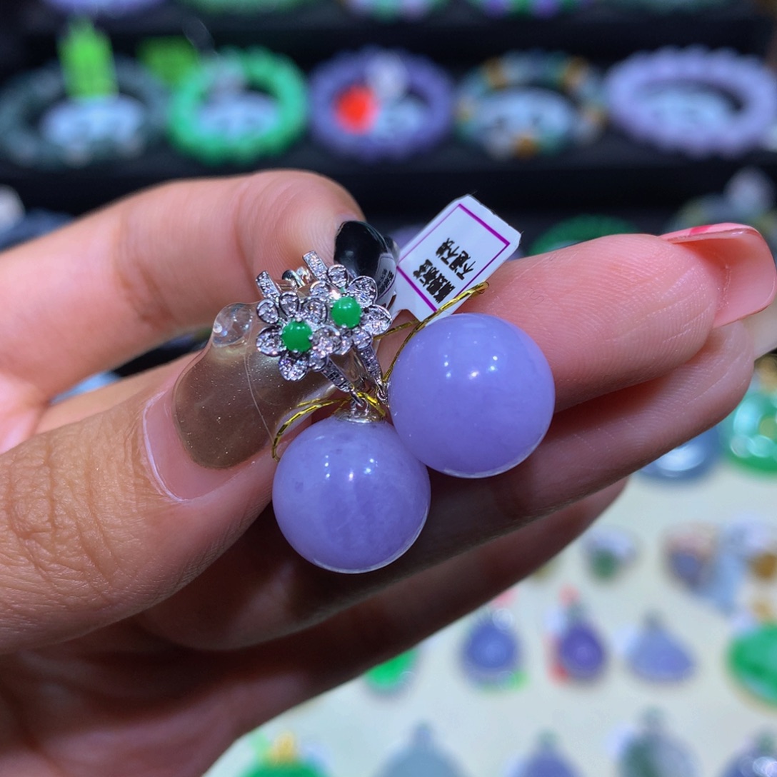 汪***间翡翠18K金镶嵌颈饰翡翠