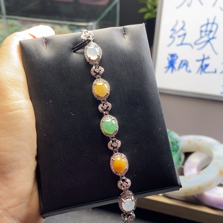 翡翠手链未镶嵌翡翠