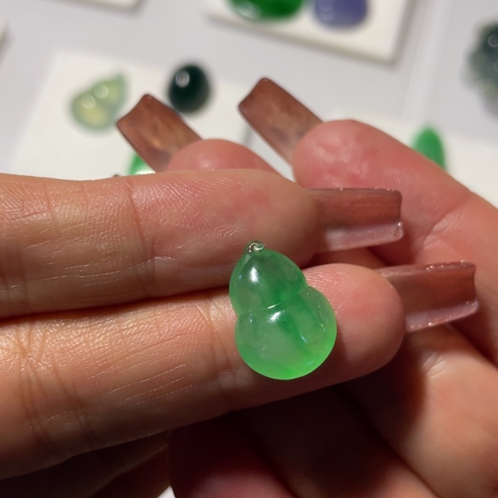 定制翡翠未镶嵌葫芦