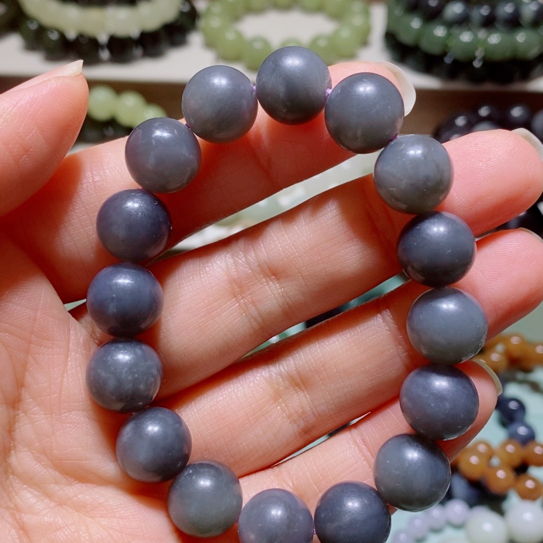 未镶嵌和田玉手链