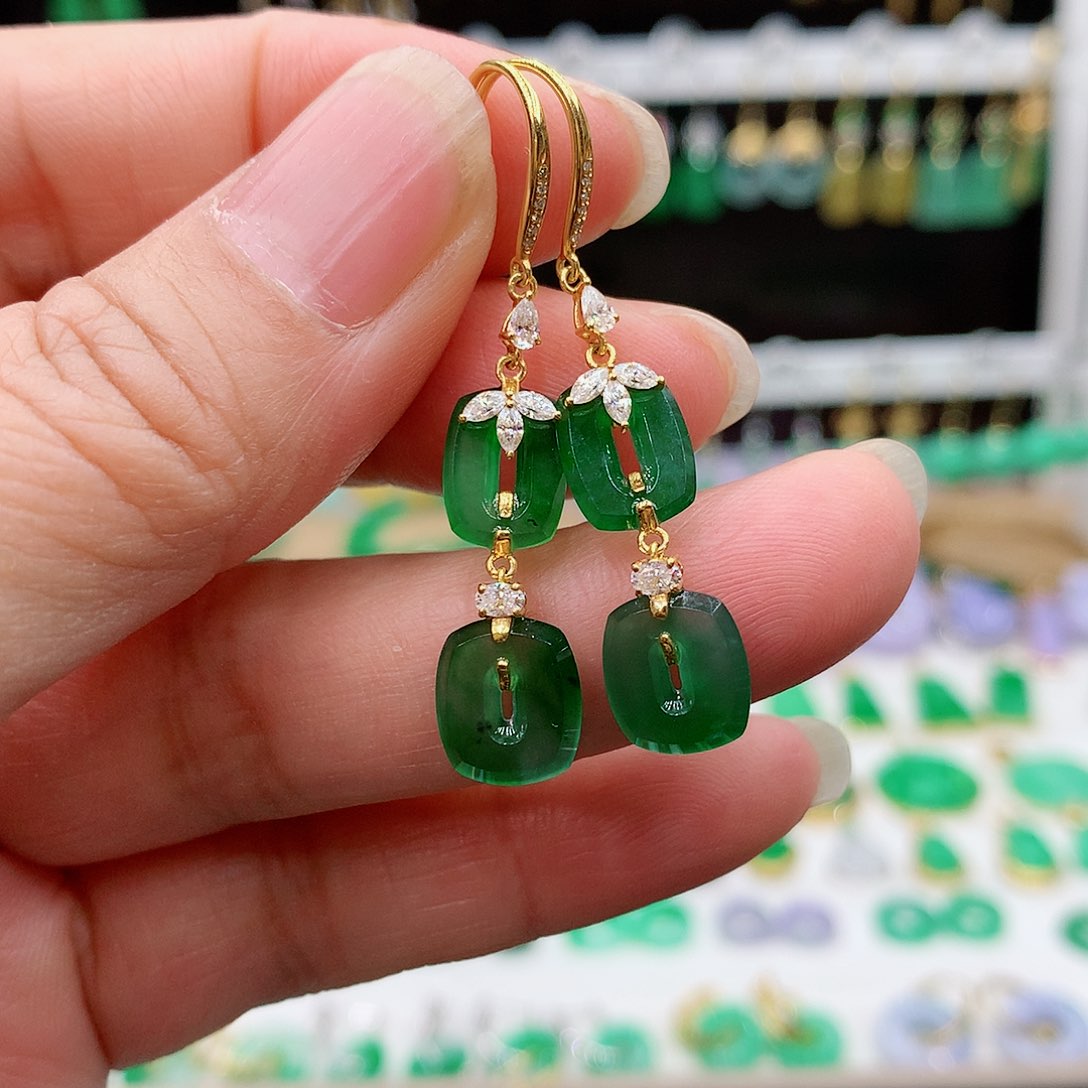 翡翠耳饰18K金镶嵌的