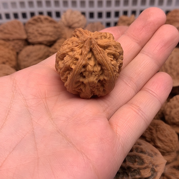 燃***坐文玩核桃吊坠文玩核桃