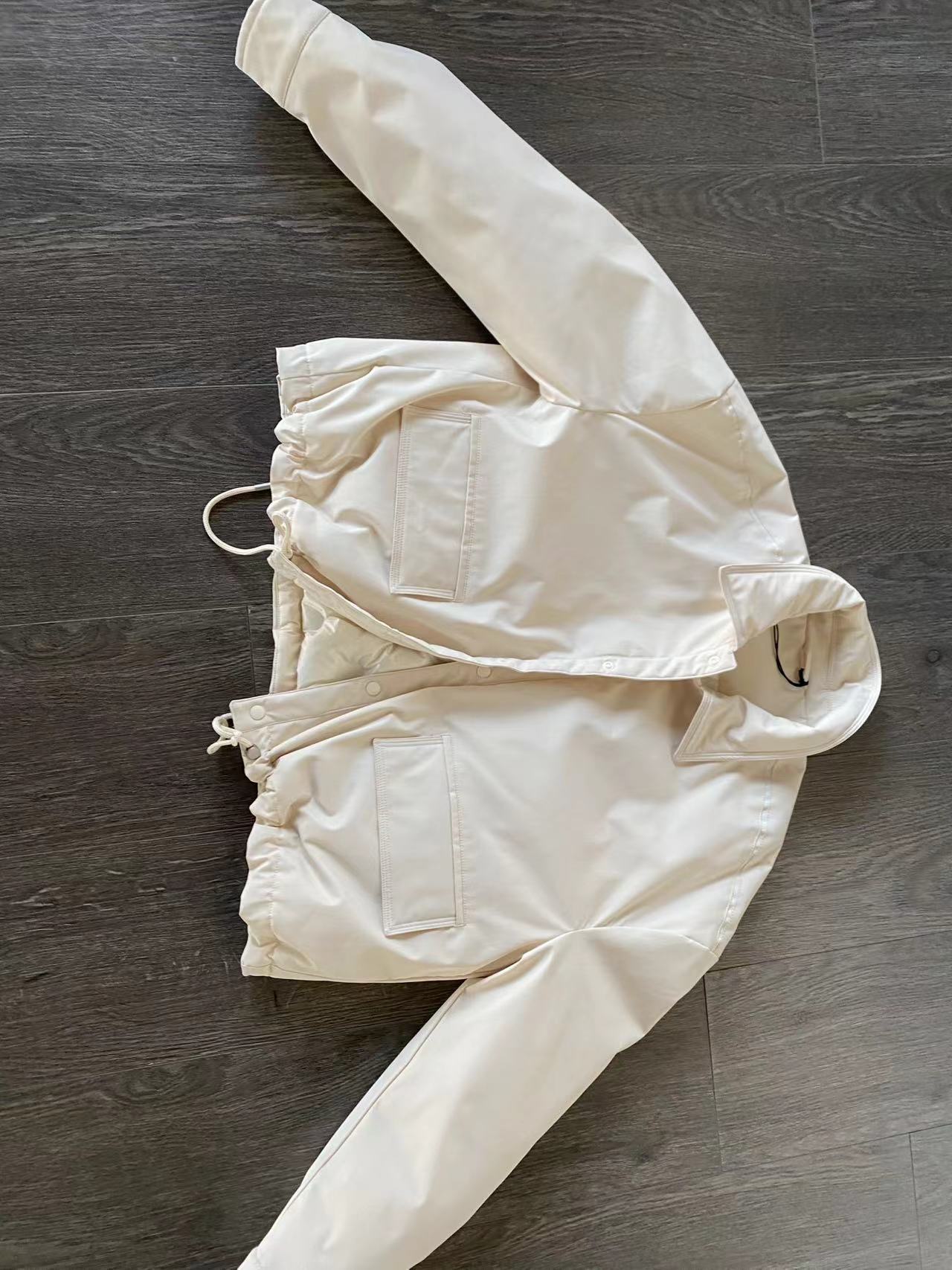 白鸭绒短款翻领羽绒服女宽松休闲保暖百搭显瘦外套潮
