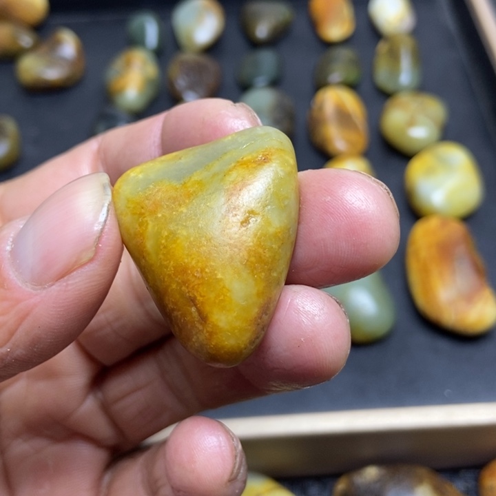枫***痕和田玉（糖玉）未镶嵌珠宝奇石