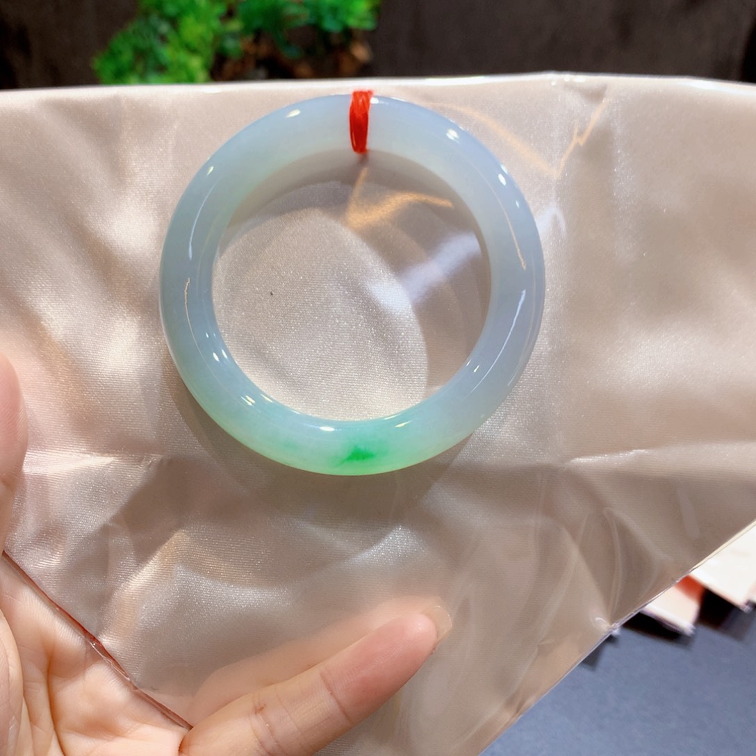 翡翠未镶嵌手镯翡翠手镯